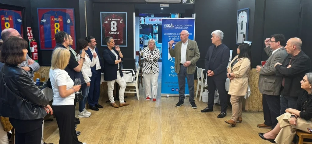 Profesionales de Skål Ciudad Condal durante una actividad del club